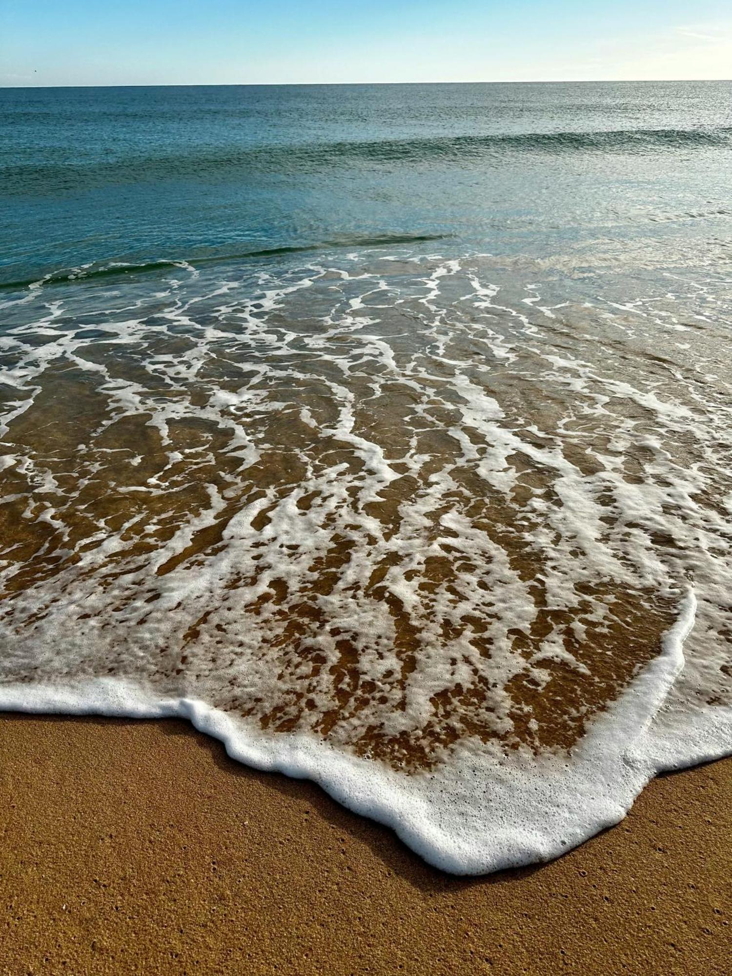 Gaivota Praia A 3 Minutos A Pe Armacao de Pera Bagian luar foto